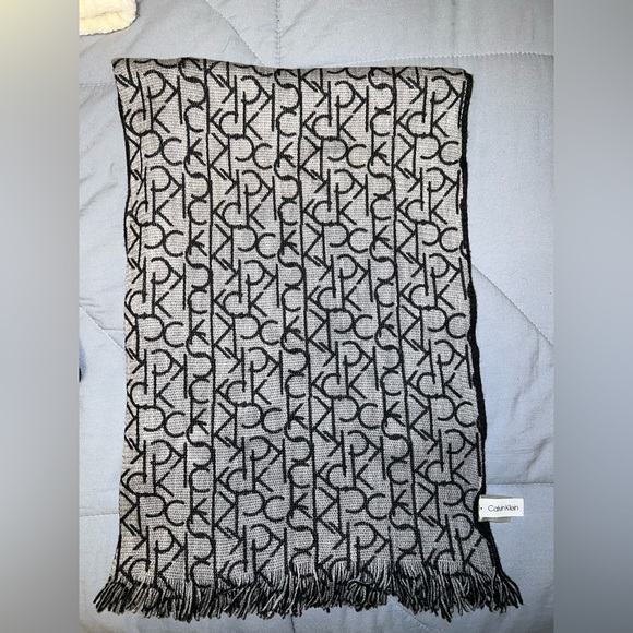 Calvin Klein logo Winer Scarf in Grey | Black. Used once. - Picture 1 of 3